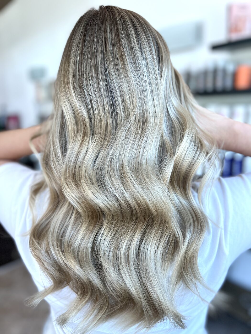 Lived-in dimensional blonde by Roxy